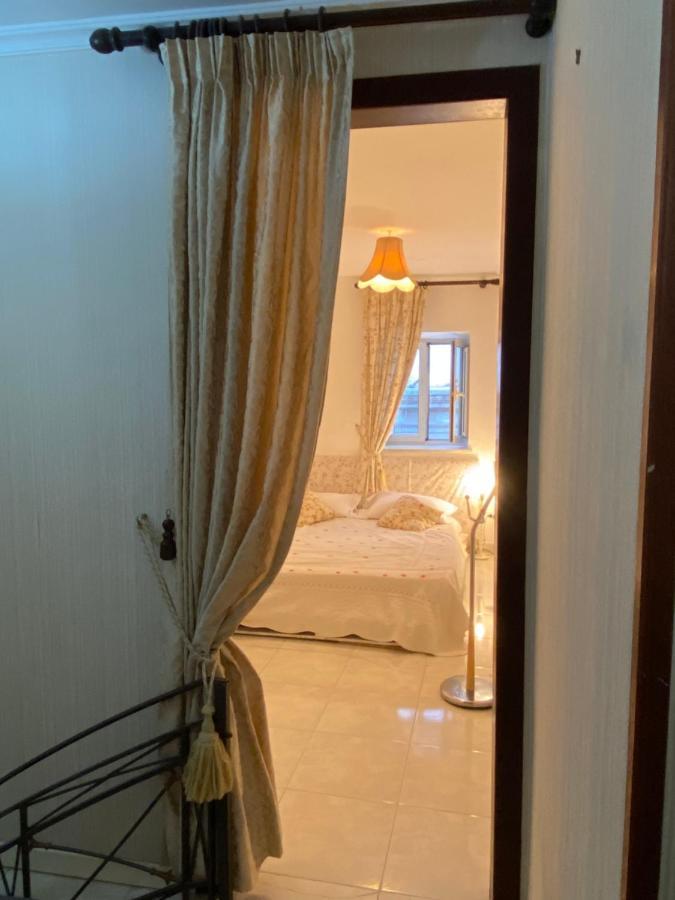 Casa Kamalei, Tra Plebiscito E Lungomare Apartamento Nápoles Exterior foto