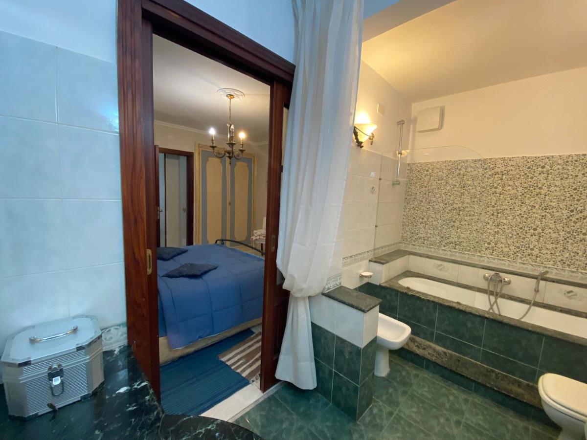 Casa Kamalei, Tra Plebiscito E Lungomare Apartamento Nápoles Exterior foto